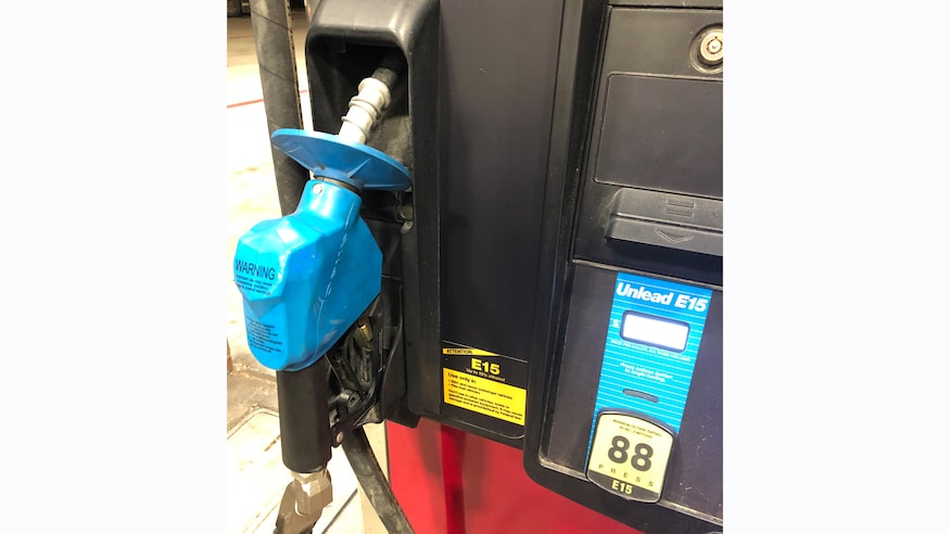 En este momento estás viendo ¿Qué es el gas E15? Un vistazo rápido a los pros y las contras del combustible