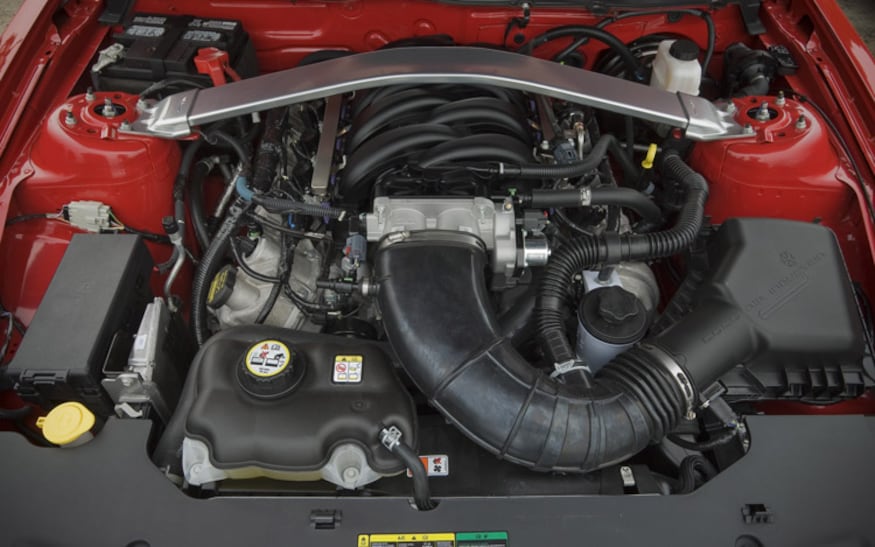 112_0902_02z 2010_ford_mustang_GT engine