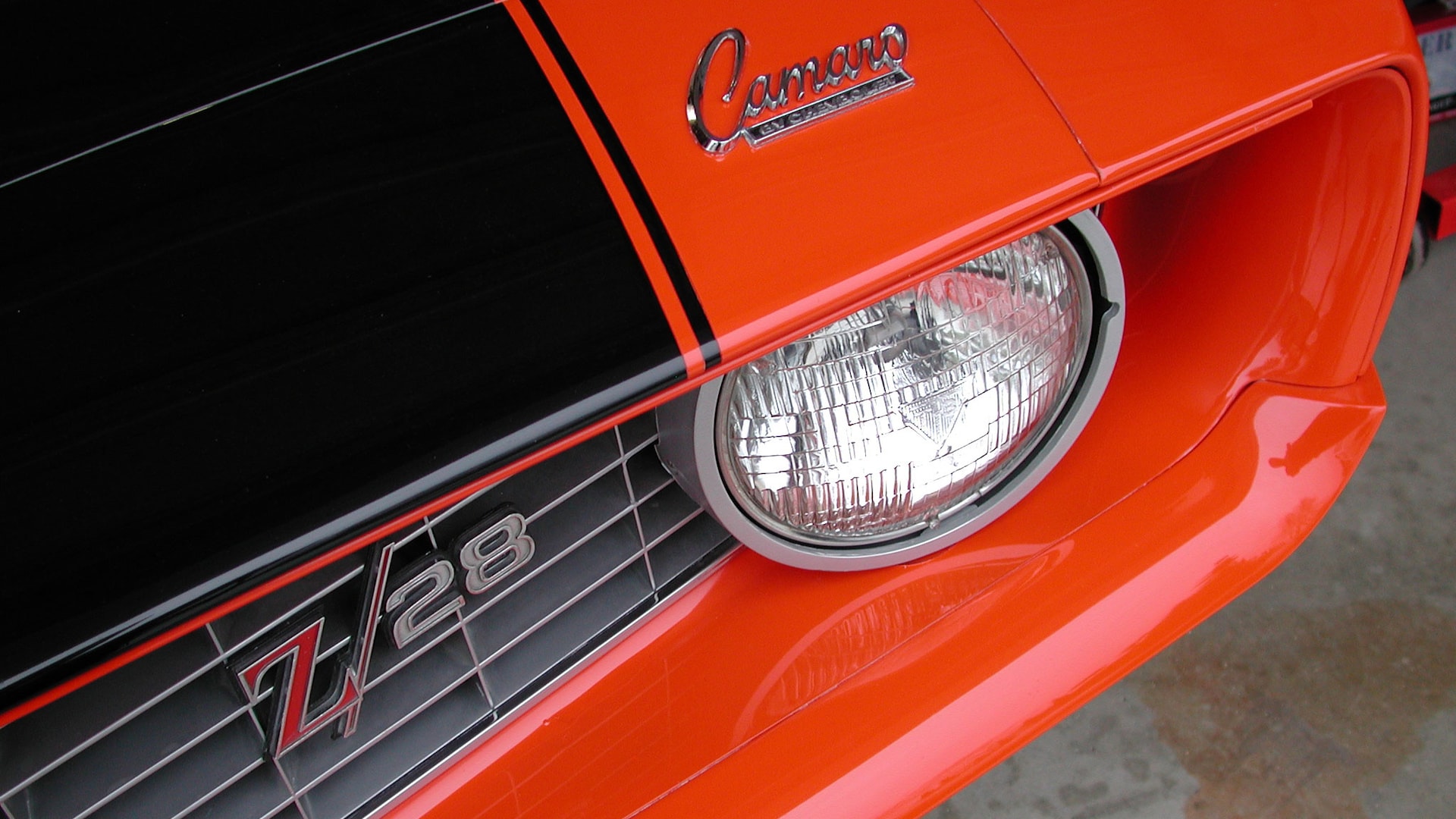 118 1969 Camaro Z28 front hood and grille emblem orange