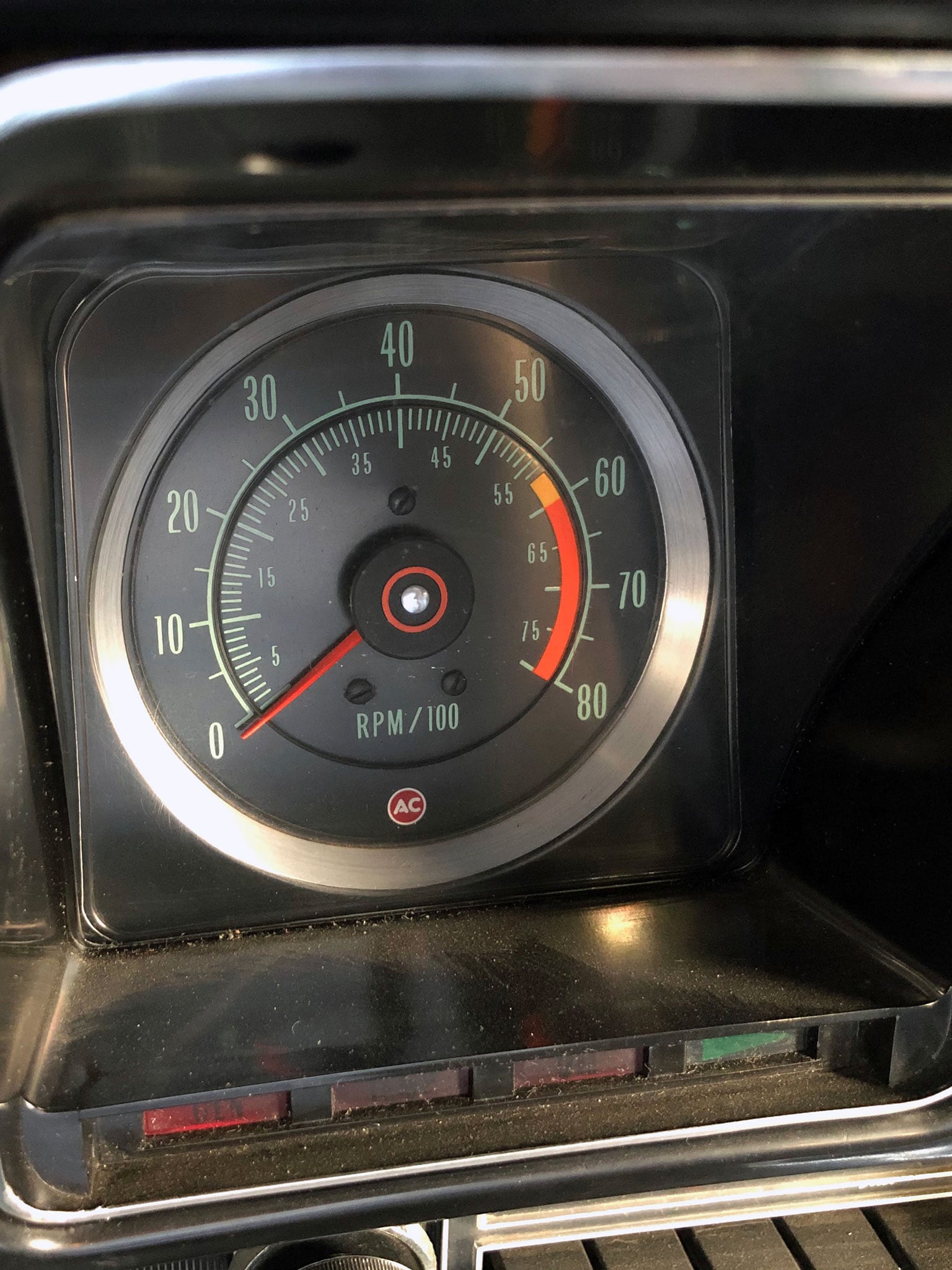 182 1969 Camaro Z28 tach 8000 rpm 6000 rpm redline