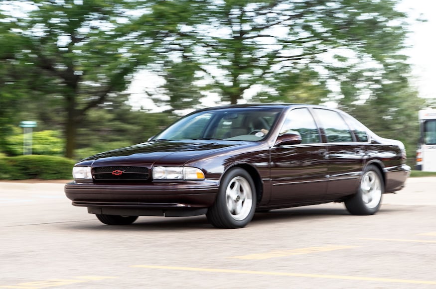 1994 1995 Chevrolet Impala front three quarter in motion 03