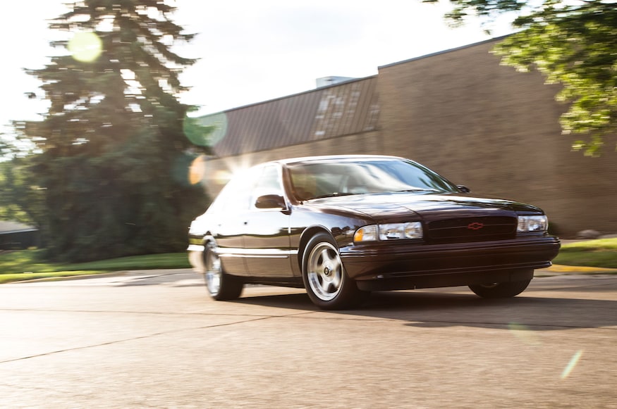 1994 1995 Chevrolet Impala front three quarter in motion 08