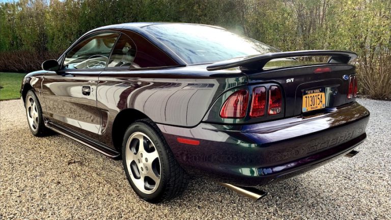 Lee más sobre el artículo Este nuevo Ford Mustang Svt Cobra 1996 es un unicornio «místico»