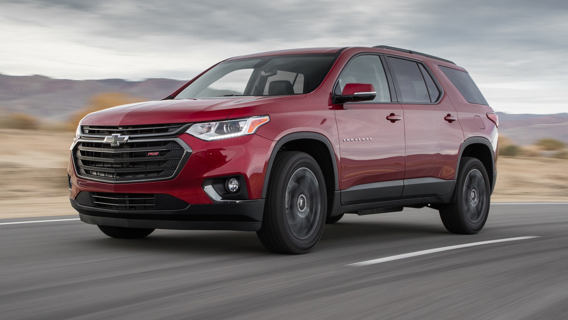 2019 Chevrolet Traverse RS front three quarter in motion