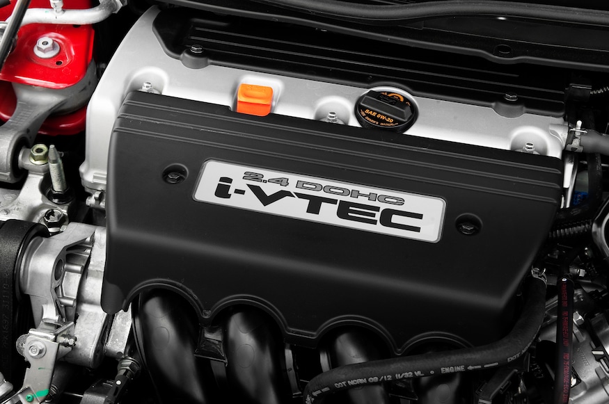 2013-Honda-Civic-SI-engine-cover