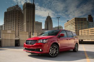 Lee más sobre el artículo Dodge Grand Caravan está muerto, irá a Stow en ese cementerio de minivan en el cielo