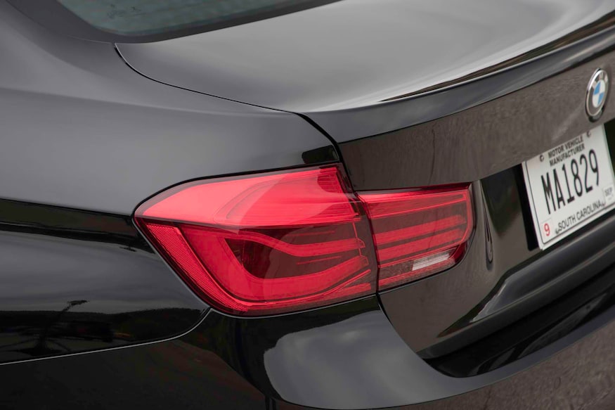 2017 BMW 330i taillight
