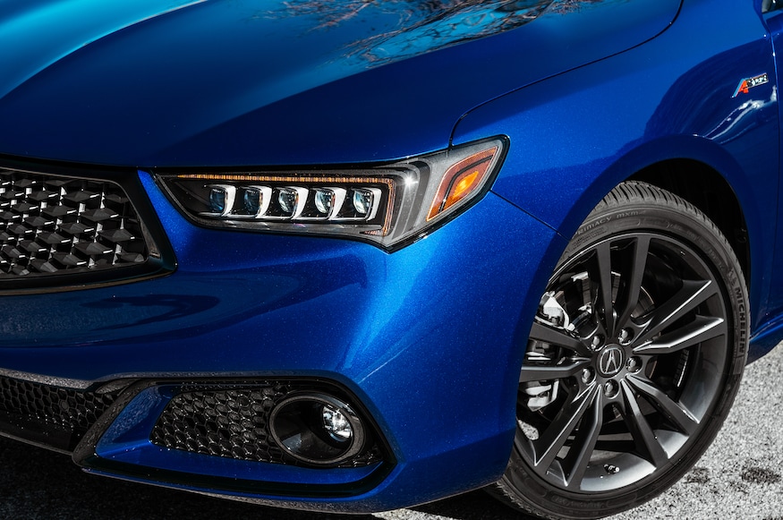 2018 Acura TLX headlight 01