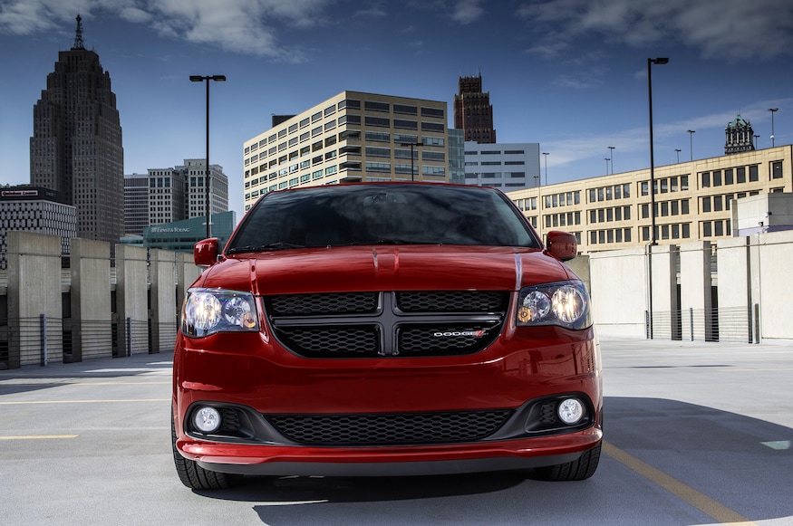 2018 Dodge Grand Caravan front
