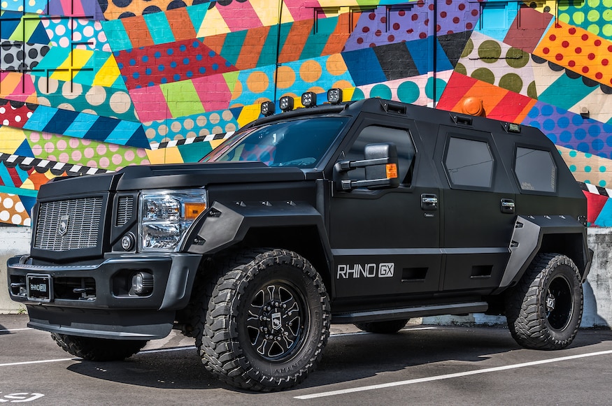 2018 USSV Rhino GX front three quarter 02