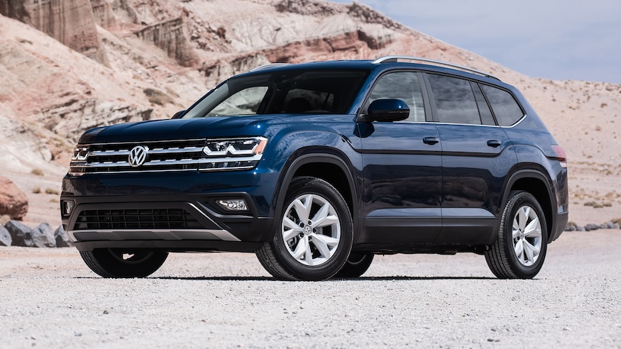 2018 Volkswagen Atlas SE V6 front three quarter 1