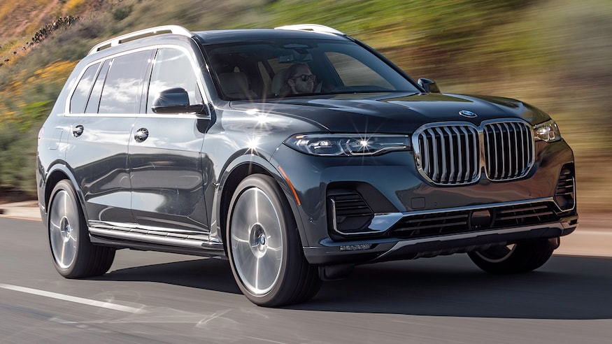 2019 BMW X7 xDrive40i front three quarter in motion 0