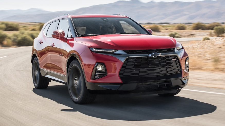 2019 Chevrolet Blazer RS AWD front three quarter in motion 3