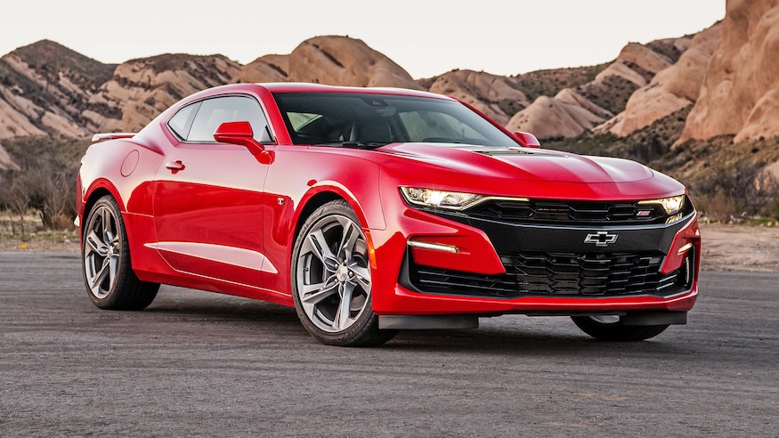 2019 Chevrolet Camaro SS front three quarter 1