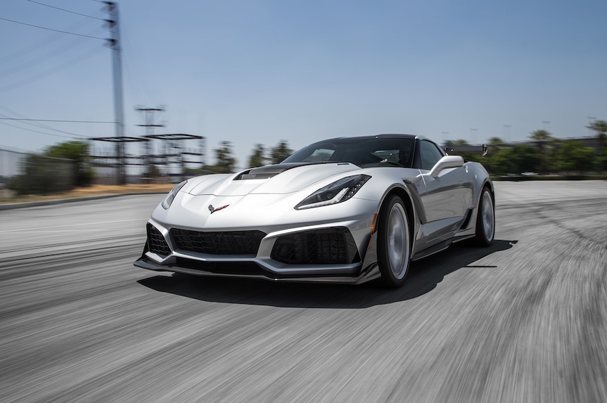 2019 Chevrolet Corvette ZR1 front three quarter in motion 01