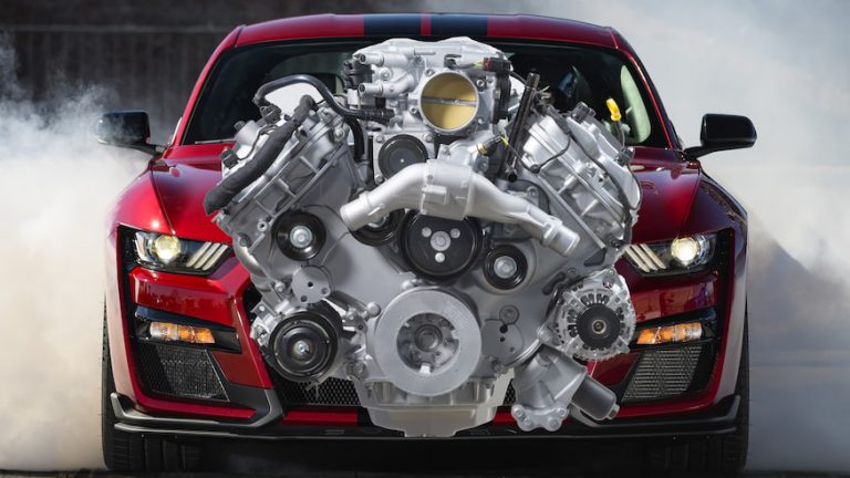 Lee más sobre el artículo ¿Cava el motor de 760 hp del Ford Mustang Shelby GT500? Ahora está disponible como motor de caja