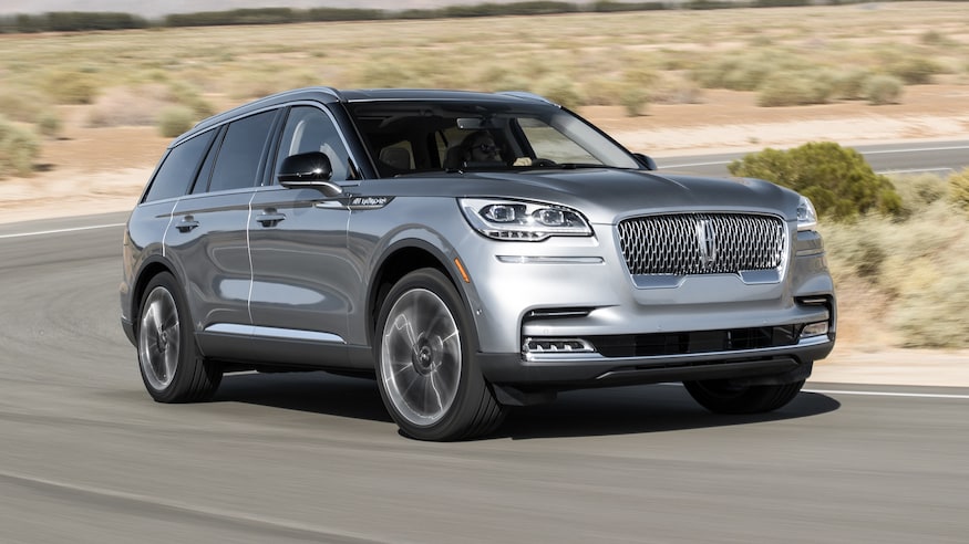 2020 Lincoln Aviator AWD Reserve front three quarter in motion 3