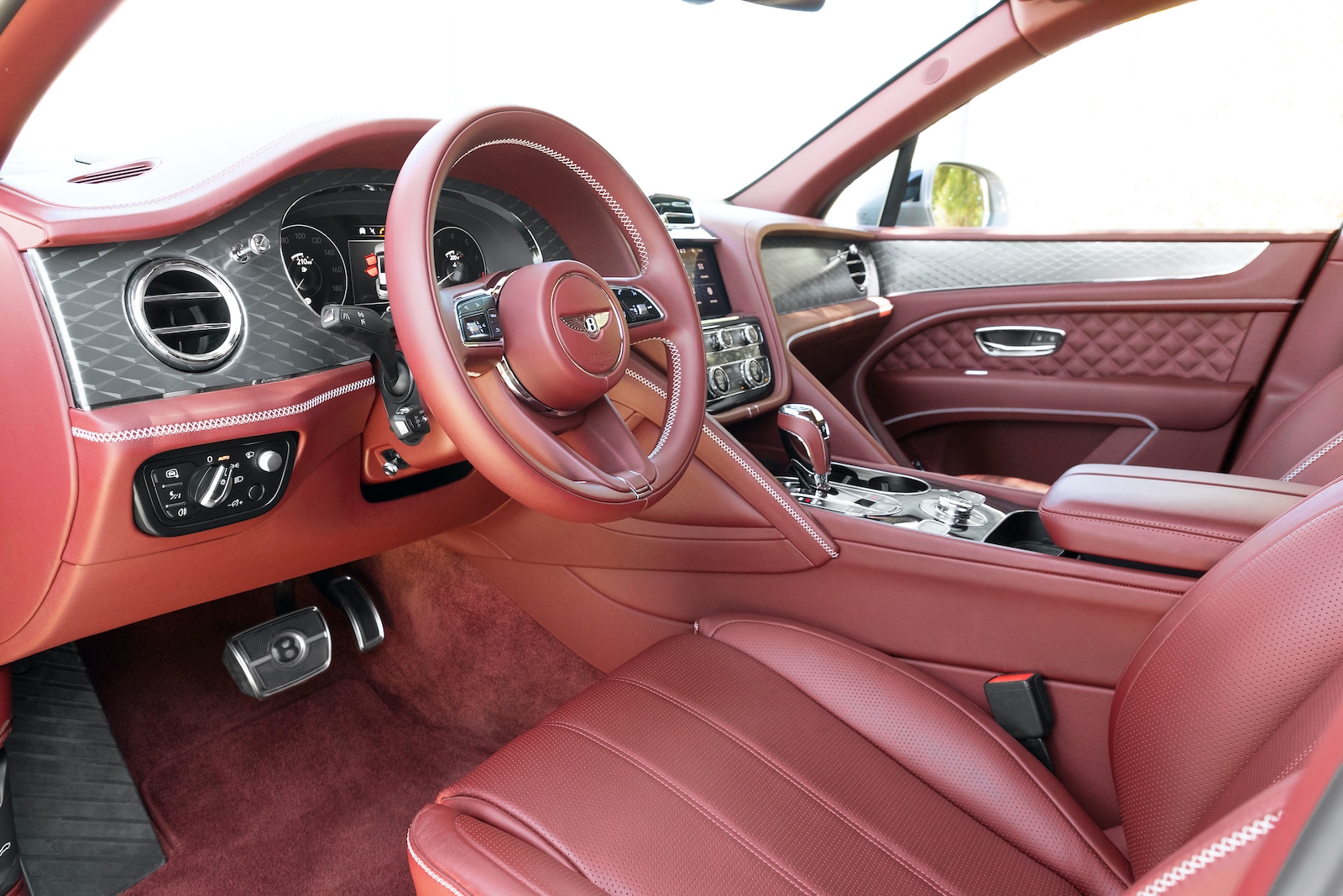 2021 Bentley Bentayga interior dash