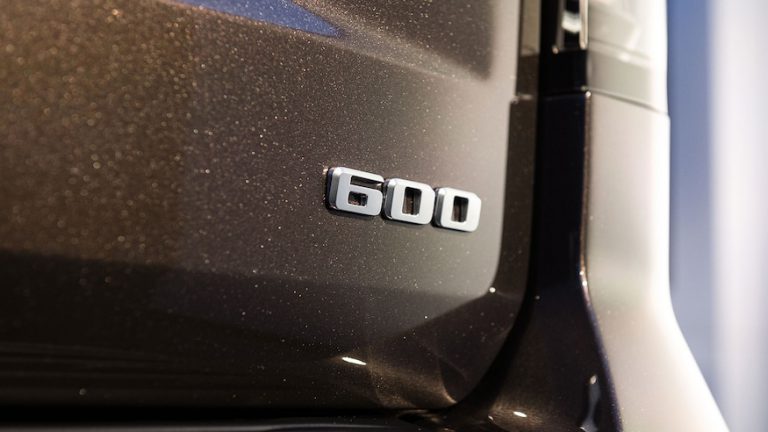 Lee más sobre el artículo 2021 Cadillac Escalade: Esto es lo que significa la insignia «600» en su parte trasera