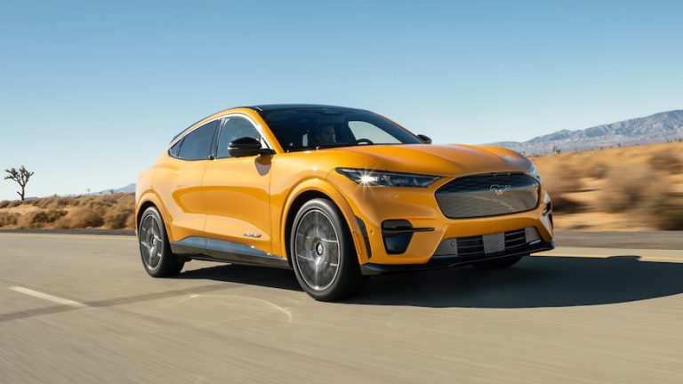 Lee más sobre el artículo 2021 Ford Mustang Mach-E GT Performance Edition Primera prueba: Sí, es un Mustang