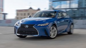 Lee más sobre el artículo 2021 Lexus IS300 AWD Primera prueba: no conduce un día más de siete años