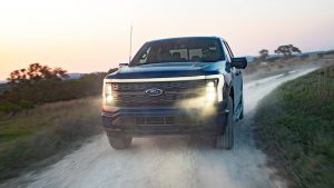 Lee más sobre el artículo 2022 Ford F-150 Lightning First Drive: una camioneta eléctrica monumental