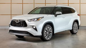 Lee más sobre el artículo 2023 Toyota Highlander First: Menos caballos de fuerza, menos cilindros, más torque