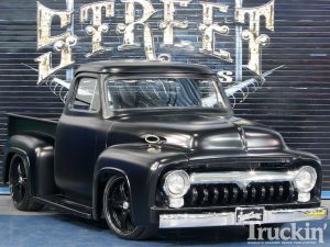 Lee más sobre el artículo 1955 Ford F100 – The Expendables ‘F -100