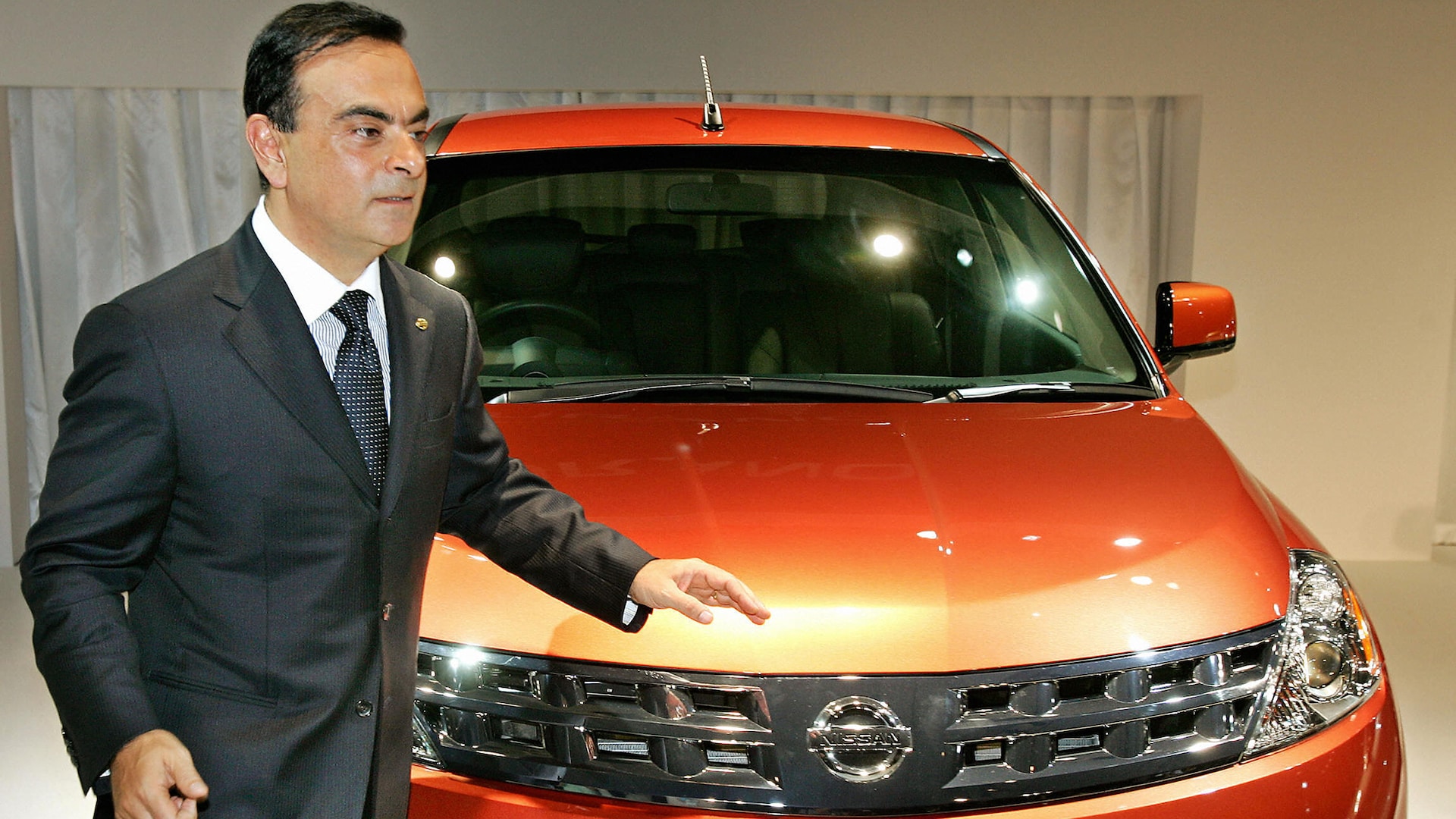 Carlos Ghosn and Nissan Murano 1