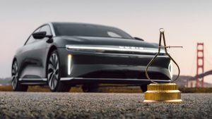 Lee más sobre el artículo El aire lúcido es el automóvil Motortrend 2022 del año
