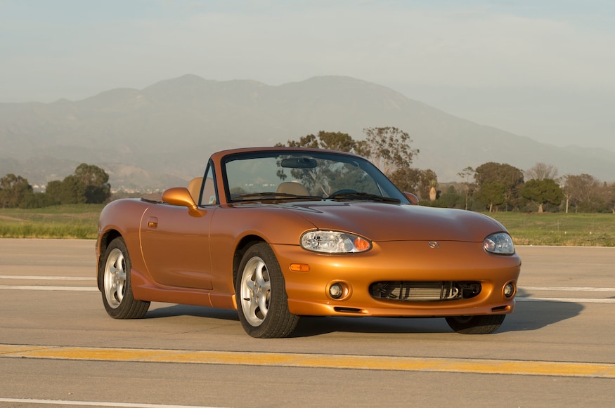 Second Generation Mazda Miata front three quarter 1