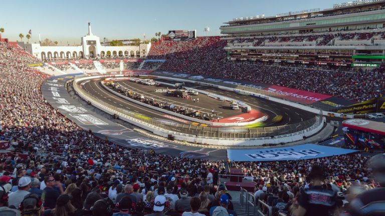 Lee más sobre el artículo NASCAR en Los Ángeles? El choque de la luz Busch en el Coliseo fue un éxito