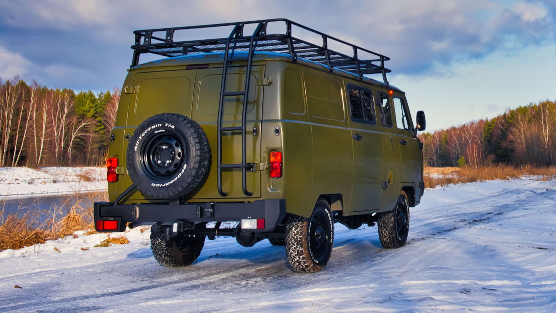UAZ SGR Combi Expedition 3