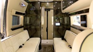 Lee más sobre el artículo Ultimate Toys convierte a Ram Permaster en Luxury Camper Van