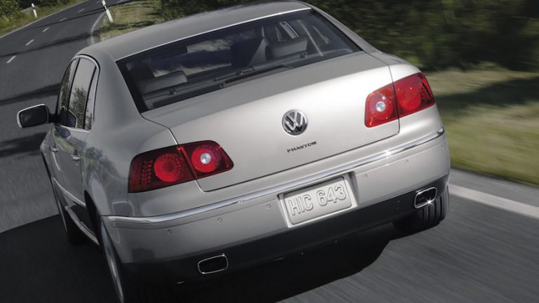 Lee más sobre el artículo Una breve historia del Volkswagen Phaeton, el auto del pueblo rico