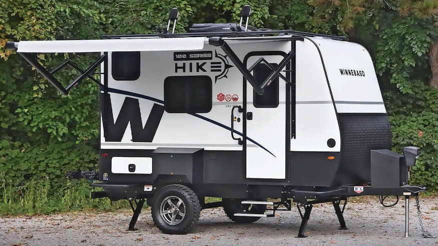 En este momento estás viendo Winnebago’s Hike 100 es una pequeña campista, lo que significa más opciones para remolcarlo