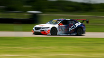 Acura TLX GT Racecar llega a la pista