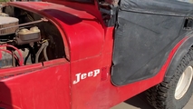Eliminación de óxido en un viejo Jeep Hood