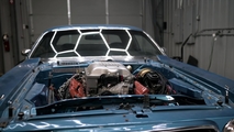 Serie de videos de manualidades para automóviles |  Intercambio de Hemi Dodge Challenger '72, episodio 3