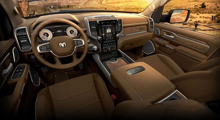 Lee más sobre el artículo Vídeo | La Ram 1500 Laramie Longhorn tiene el mejor interior de camioneta de todos los tiempos